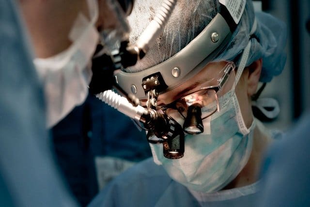 doctors-choose-to-serve