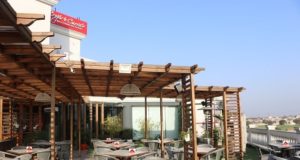 Crops & Curries: Ghaziabad’s Rooftop Restaurant Looking to celebrate an occasion or host a party or simply surprising your family? Visit multi-cuisine Crops & Curries rooftop restaurant in Ghaziabad.